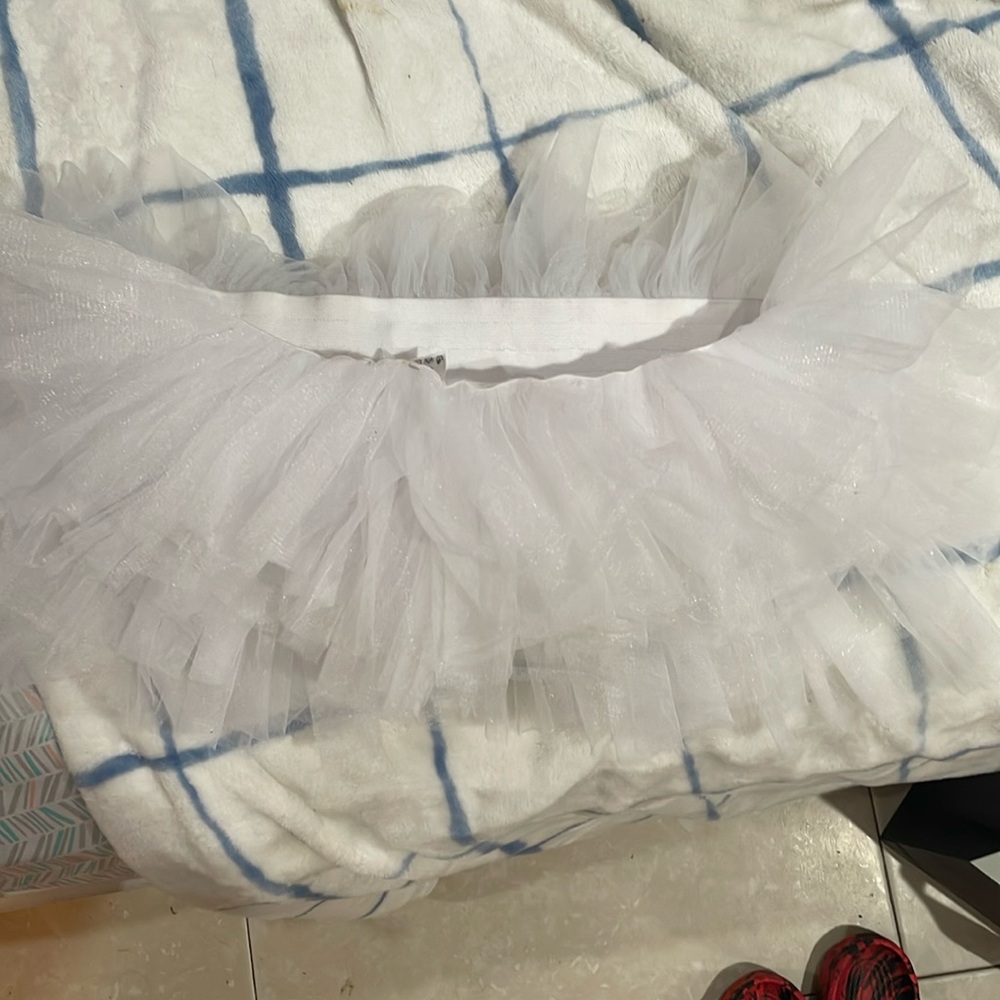 im selling a Toto very adorable for ballet students or dance